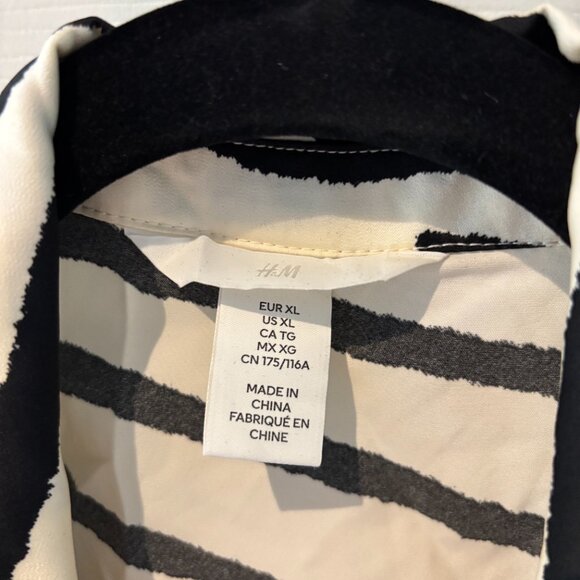 H&M Zebra Wrap Dress - Picture 3 of 5